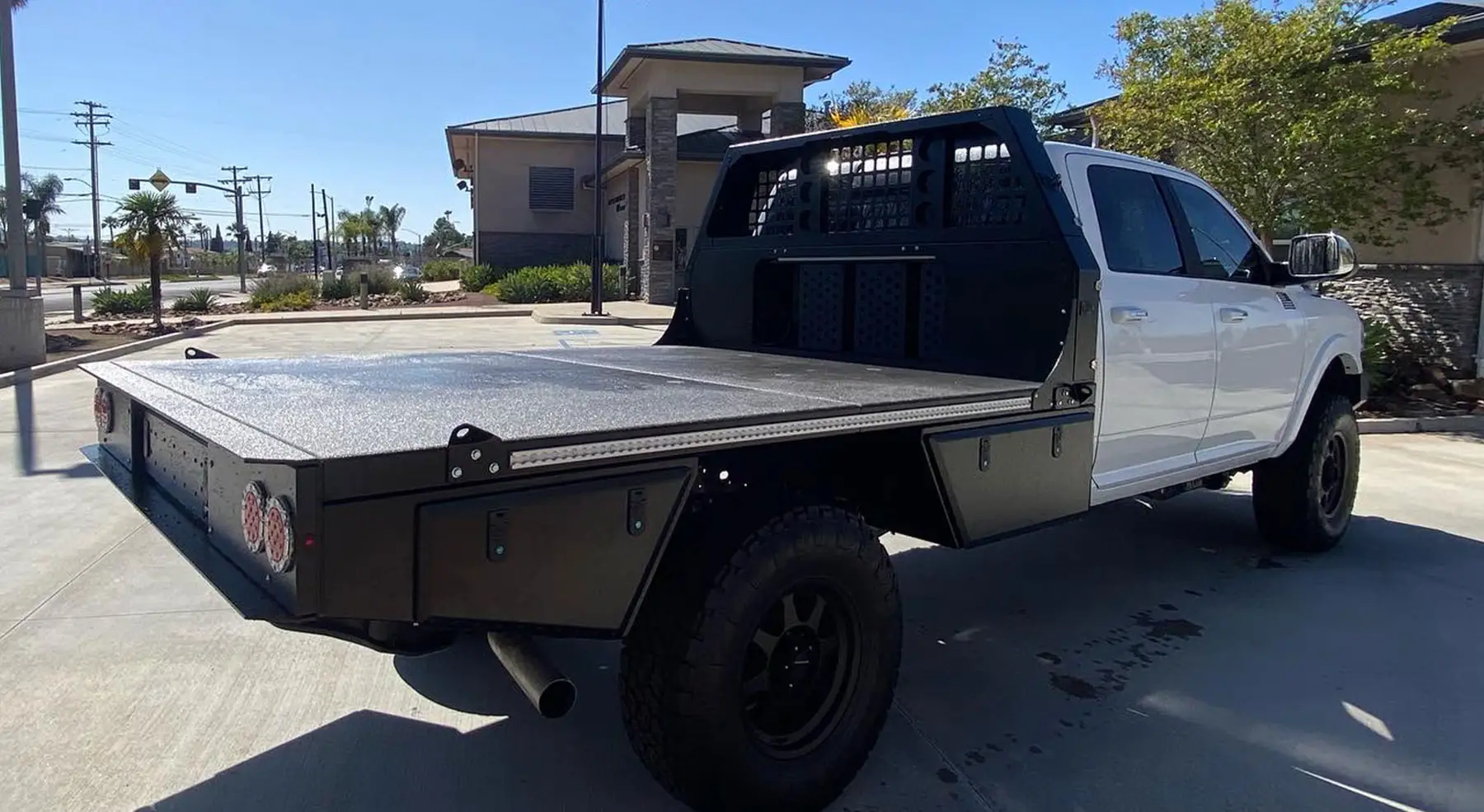 Aluma Tray 9’ HD heavy-duty aluminum flatbed