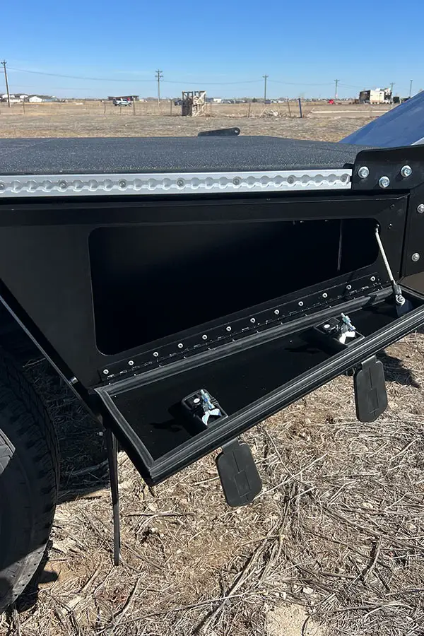 Aluma Tray 6.75’ crossmember and frame detail