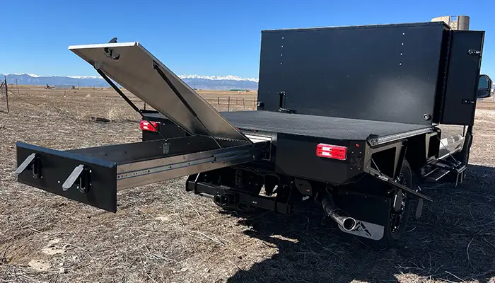 Aluma Tray 6.75’ on truck in outdoor setting